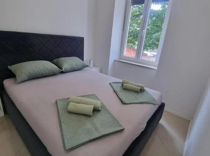 Bass Apartment
