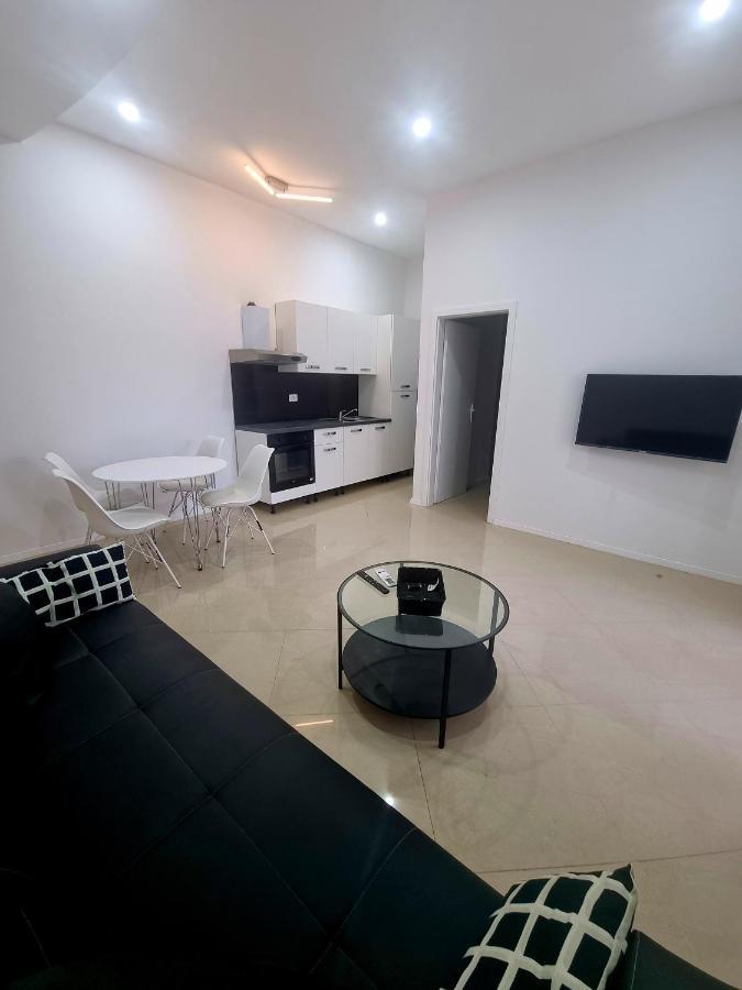 Bass Apartment *